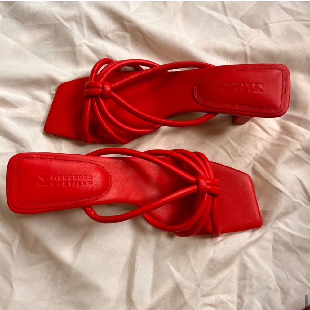Brand New Mercedes Castillo Savanna Bold Red Leather Sandals 2inch heel